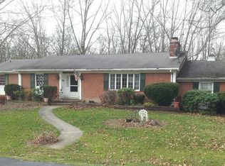 444 Oak Manor Dr, Ravenna, OH 44266