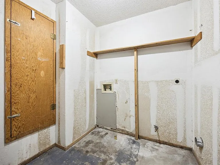 12817 Hymeadow Dr #B — Photo 13