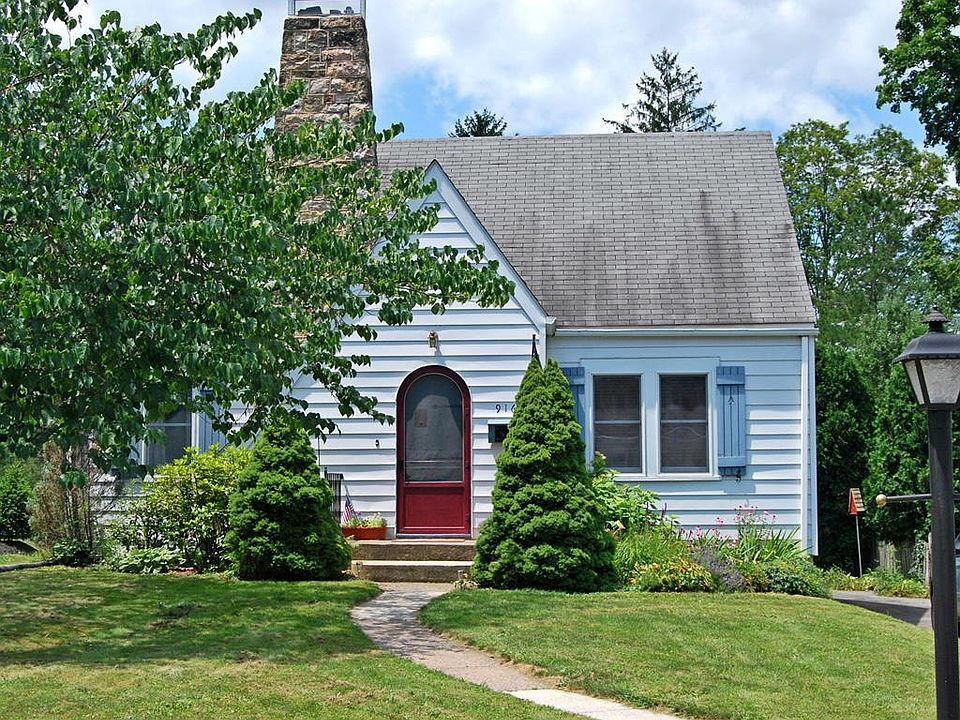 1st image of 916 S Juliana St