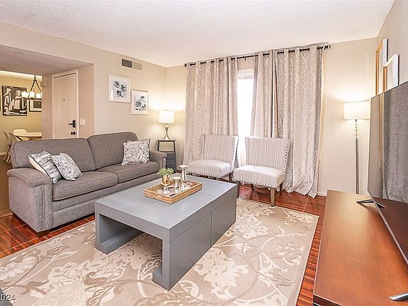 5th image of 4095 Autumn St