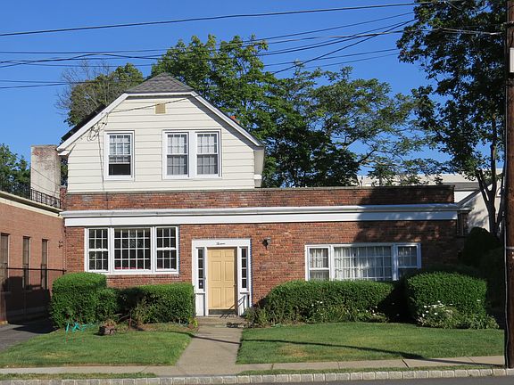 3rd image of 13 Forest Ave