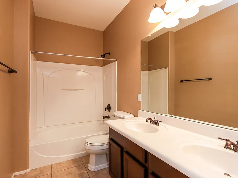6303 S 43rd Dr — Photo 13