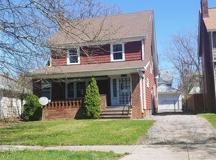 2091 Rossmoor Rd, Cleveland Heights, OH 44118