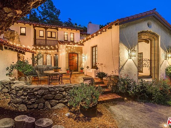 3rd image of 1826 Laurel Canyon Blvd