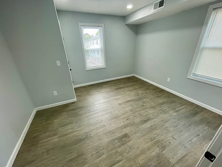 81 Birch St #3L — Photo 6