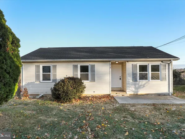 210 E 19th St, Front Royal, VA 22630