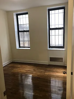 Rented by Salon Realty Corp | media 15