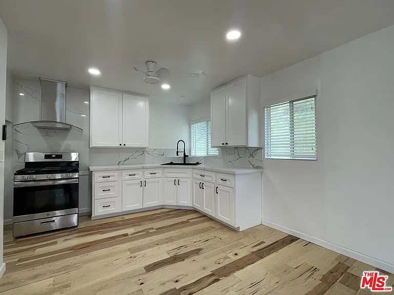 4427 Don Tomaso Dr — Photo 1