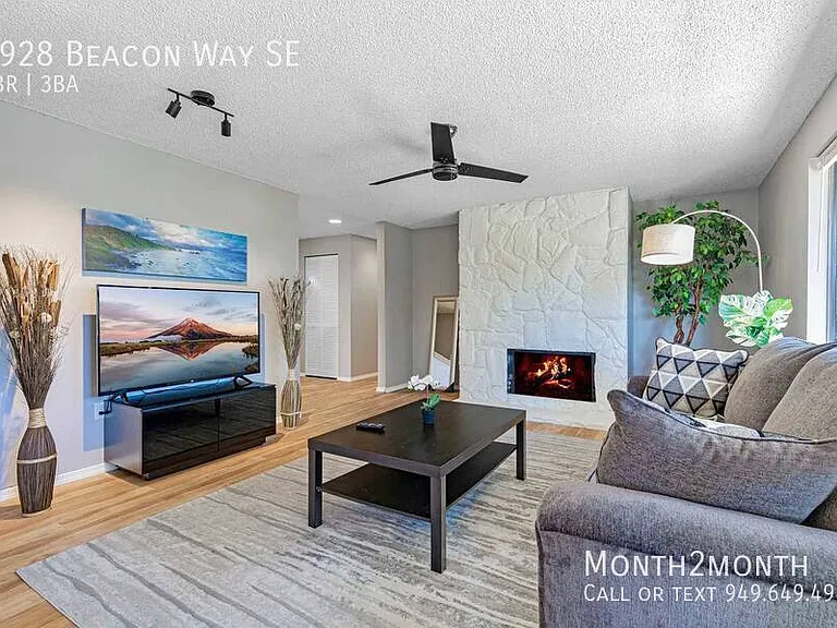 1928 Beacon Way SE — Photo 2