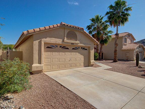 4th image of 1732 E Windsong Dr