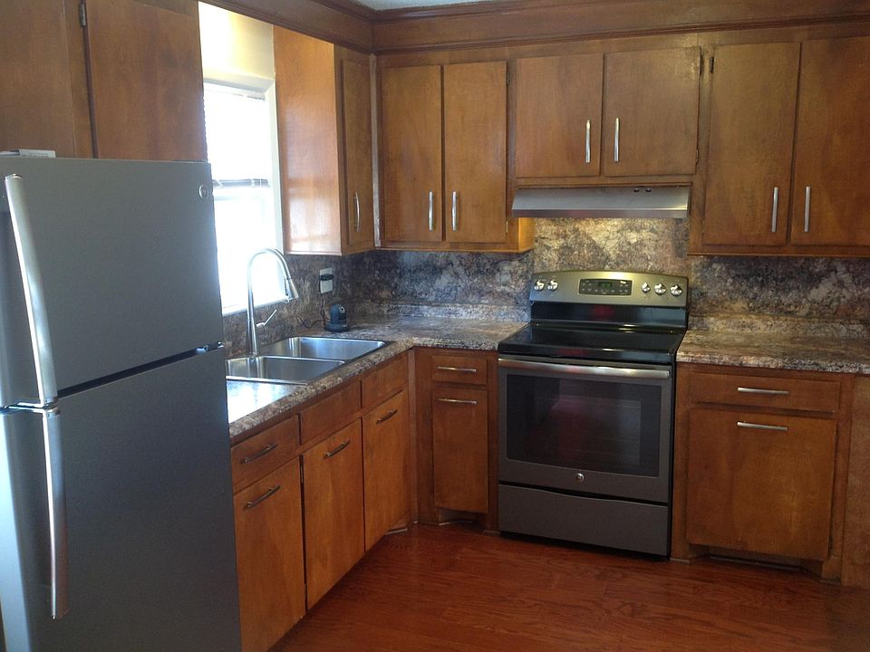 1st image of 520 Rose Ln #E