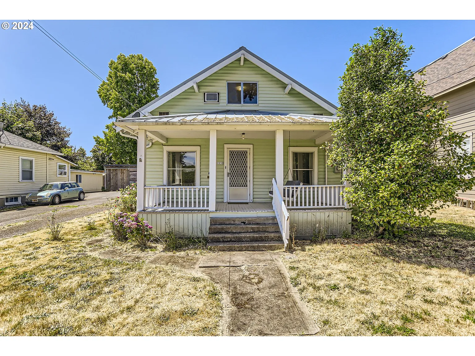 2230 B St photo 1