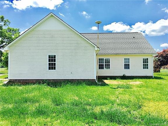 2nd image of 1518 Highway 218 W