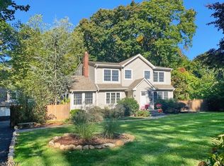 63 Park Ave, Wyckoff, NJ 07481