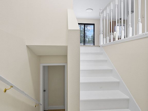 5th image of 133338 N Westwood Dr #8