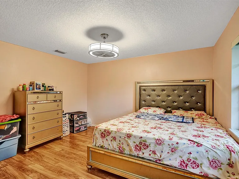 7008 NW 81st St — Photo 33