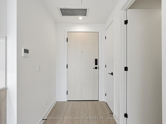 5th image of 699 Sheppard Ave E #1007