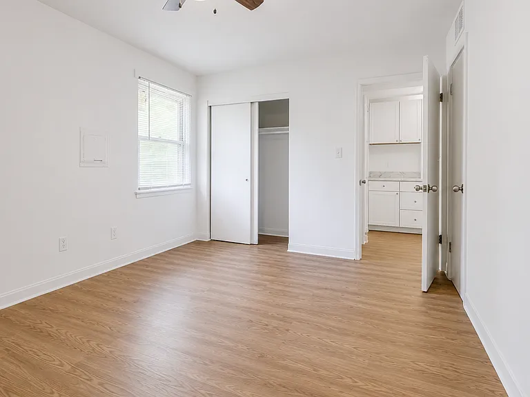 15216 Bellaire Ave — Photo 3