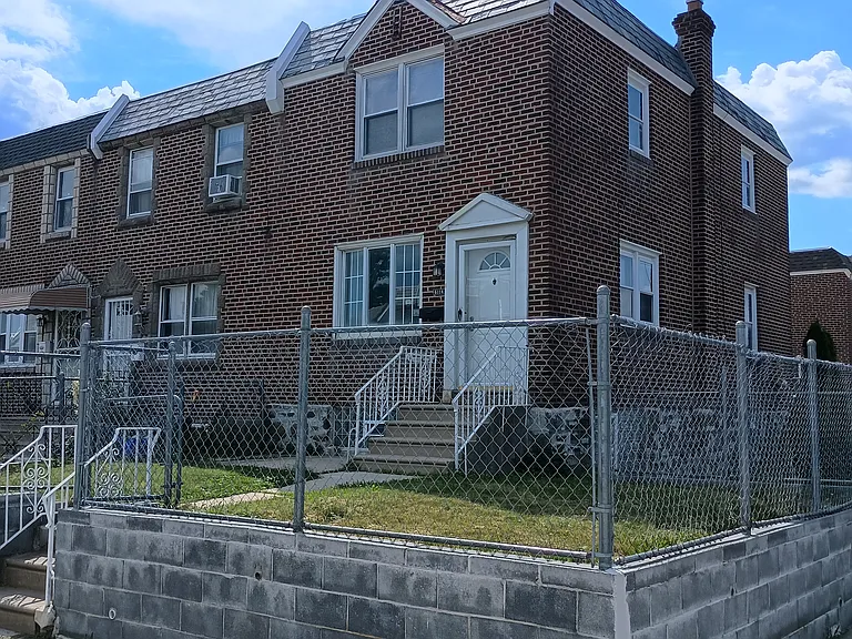 6114 Reach St — Photo 1