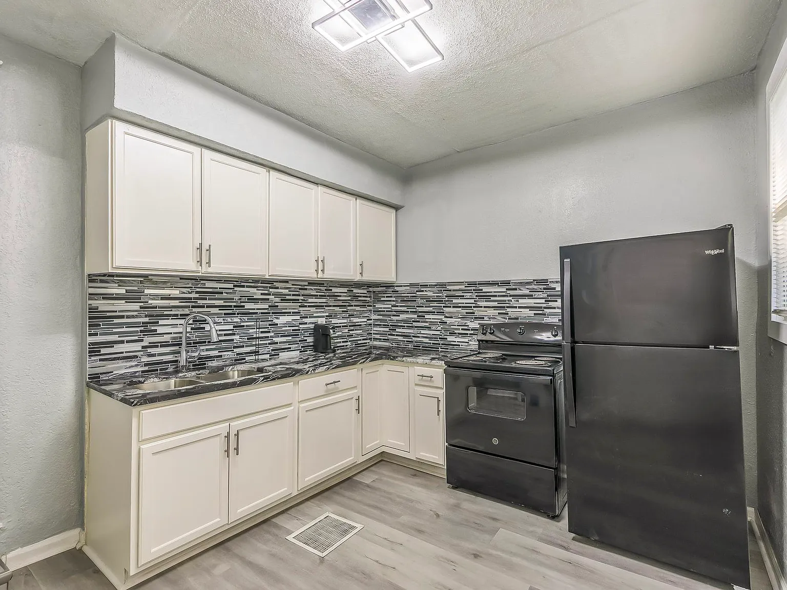 4 bed, 2.5 bath, 1794 sqft, $663 — Photo 4