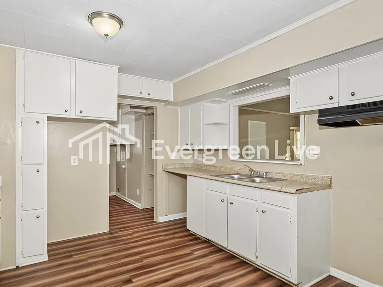 3045 Brookdale St — Photo 7