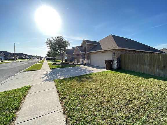 2nd image of 2004 Kelly Ln