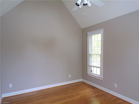 4th image of 168 Keswick Dr