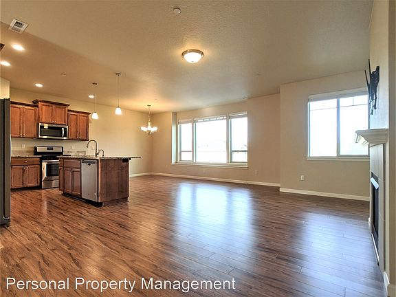 5th image of 3227 NE 74th St