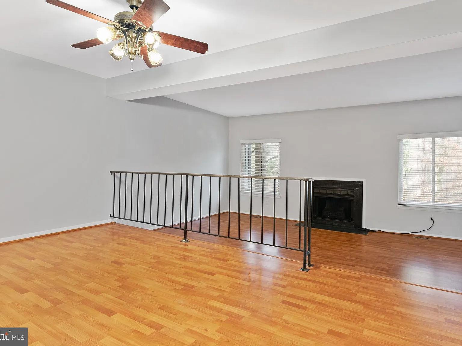 3 bed, 3.5 bath, 1900 sqft, $2,600 — Photo 4