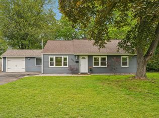 288 Robbins Ave, Newington, CT 06111