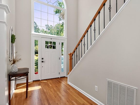 4th image of 302 Catlin Rd