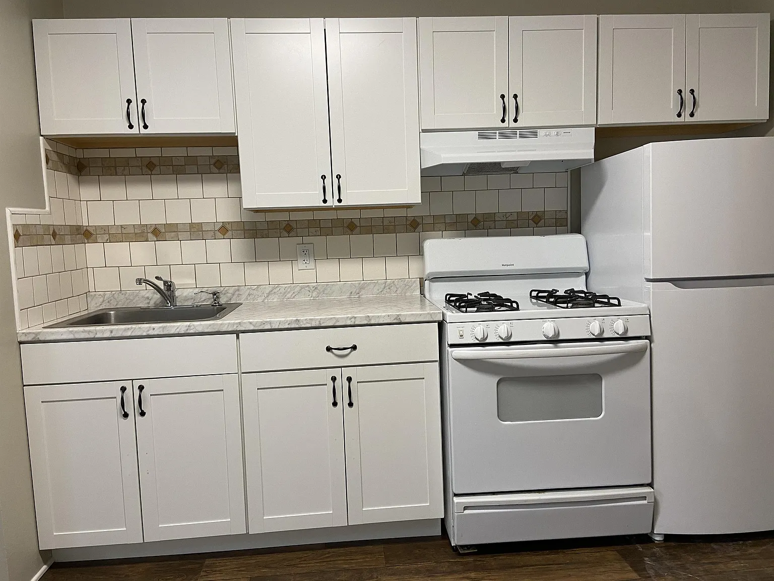 609 N Plum St — Photo 4