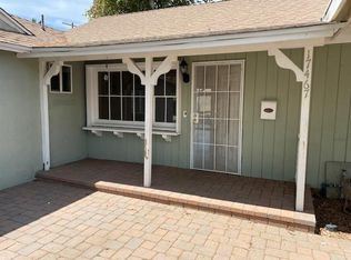 17467 Runnymede St, Van Nuys, CA 91406