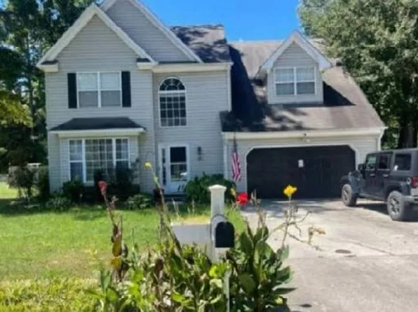 321 Ash Wood Dr, Suffolk, VA 23434