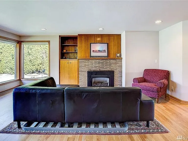8630 Holly Ln — Photo 13