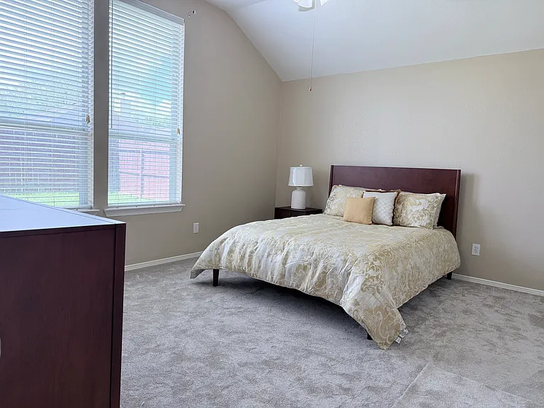 7921 Emerald Oak Dr — Photo 9