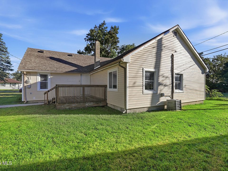 40th image of 1543 Travis Dr