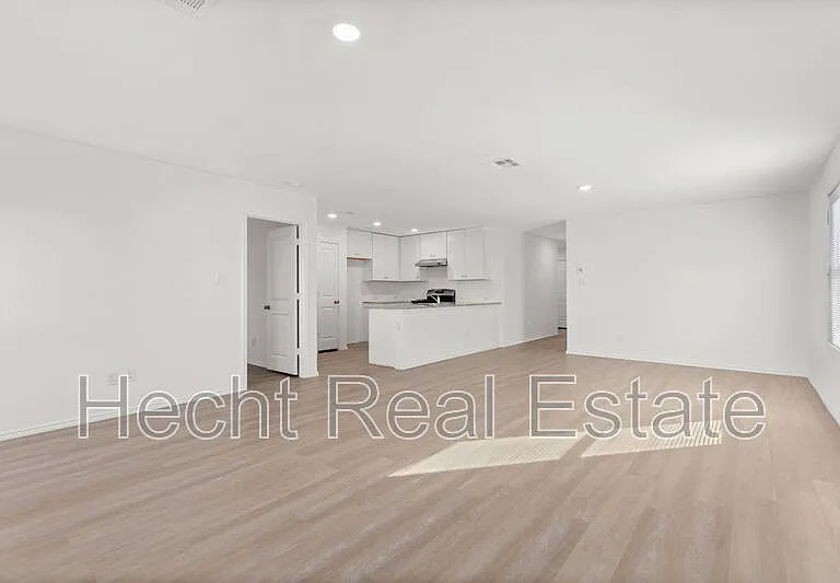 2910 Green Finch — Photo 8