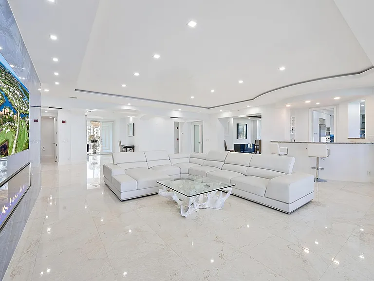 2070 N Ocean Blvd #Penthouse 4 — Photo 10