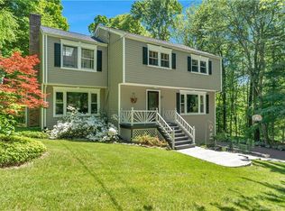 25 Sunset Hill Dr, Monroe, CT 06468
