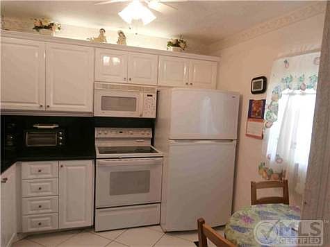 2nd image of 300 NE 26th Ave #1110
