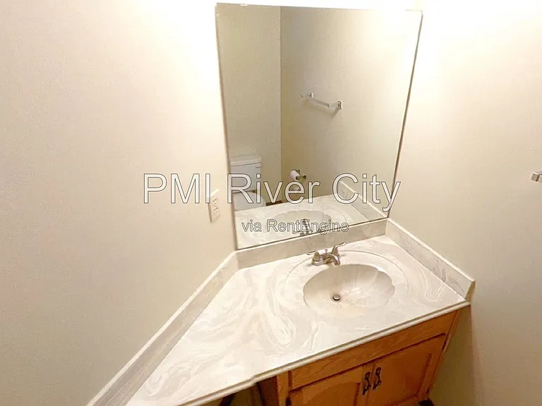 1192 Romaine Cir W — Photo 11