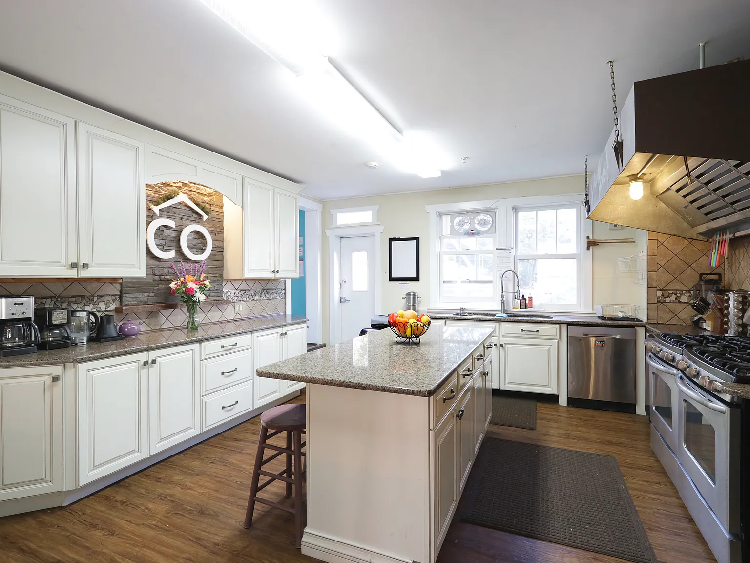 244 E Nittany Ave — Photo 2