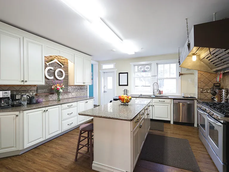 244 E Nittany Ave — Photo 2