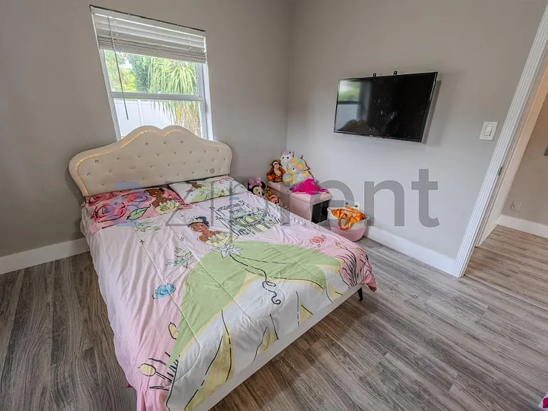 Bedroom #1