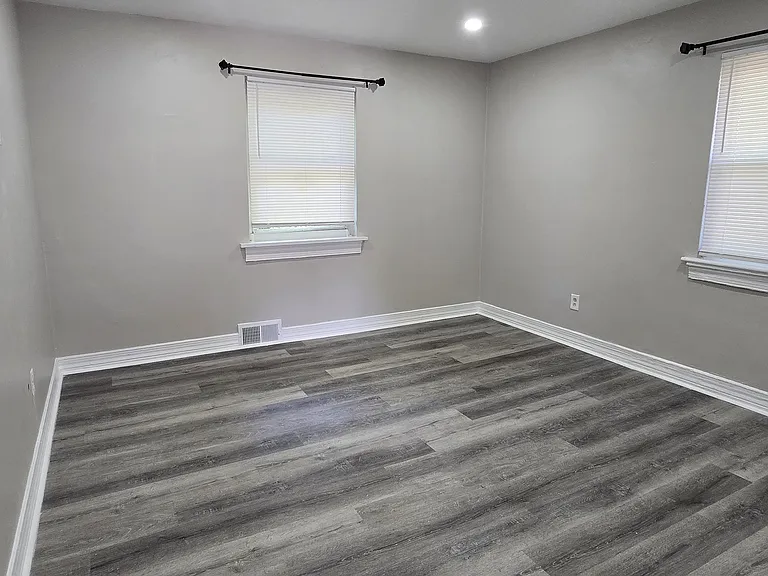 2912 Woodleigh St #3 — Photo 13