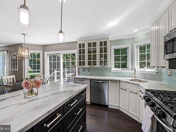 5th image of 1233 Whispering Woods Way