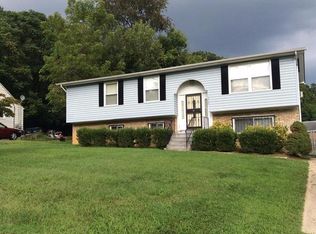 4702 Addison Dr, Oxon Hill, MD 20745