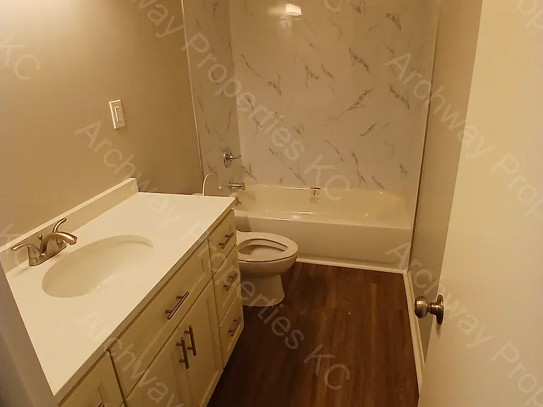 5103 Long Dr — Photo 2