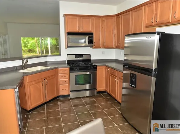 2103 Neville Ct, Somerset, NJ 08873